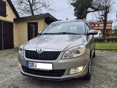 Gebraucht Skoda Roomster Plus Edition 105 PS (77 kW) 2015 Beige Van / Kleinbus