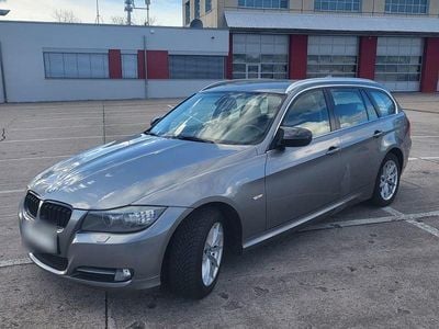 Gebraucht BMW 318 184 PS (135 kW) 2012 Silber Kombi