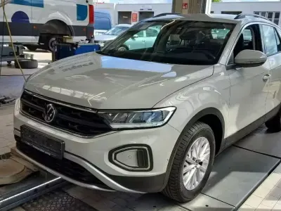 Gebraucht VW T-Roc Life 110 PS (80 kW) 2022 Grau SUV