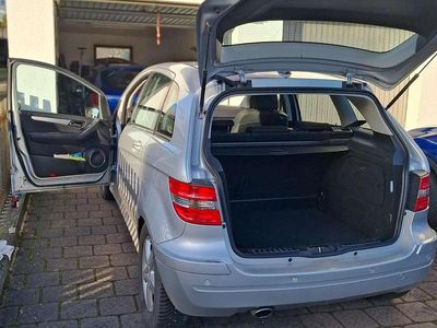 Gebraucht Mercedes B200 136 PS (100 kW) 2006 Silber Van / Kleinbus
