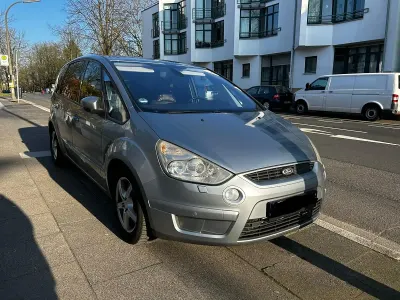 Używany Ford S-MAX S 175 KM (128 kW) 2008 Srebrny Minivan