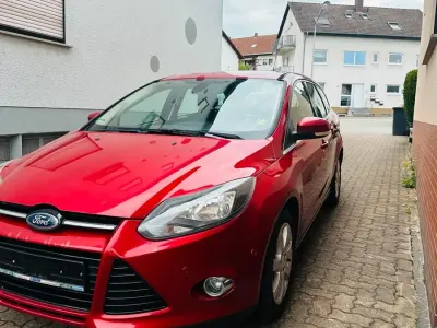 Gebraucht Ford Focus 125 PS (91 kW) 2012 Rot Kombi