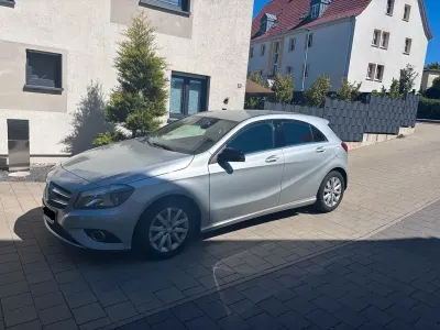 Second-hand Mercedes A180 Style 122 CP (89 kW) 2012 Argintiu Berlinǎ
