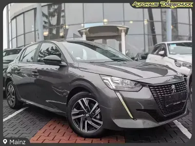 Usata Peugeot 208 Allure 101 CV (74 kW) 2023 Grigio Utilitaria