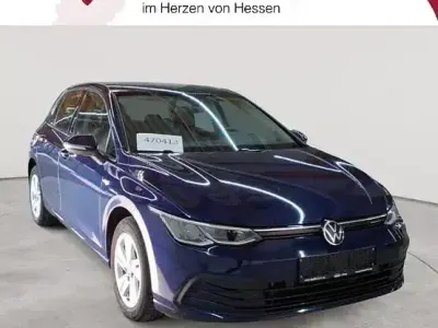 Gebraucht VW Golf VIII Life 116 PS (85 kW) 2022 Atlantic blue metallic Limousine