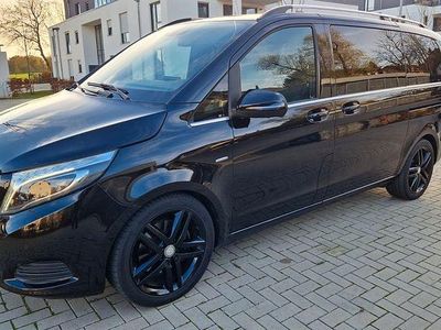 Schwarz Gebraucht 2017 Mercedes V250 Edition Van / Kleinbus | 31.700 € (Fairer Preis)