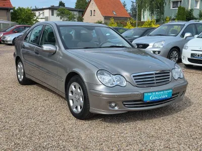 Gebraucht Mercedes C180 143 PS (105 kW) 2006 Grau Limousine