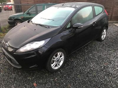 Gebraucht Ford Fiesta Trend 82 PS (60 kW) 2010 Pantherschwarz metallic Kleinwagen