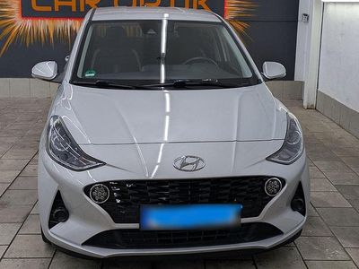 Gebraucht Hyundai i10 Edition 30+ 67 PS (49 kW) 2021 Silber Kleinwagen