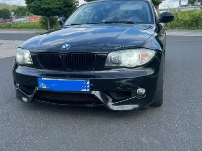Gebraucht BMW 116 Sport Line 122 PS (89 kW) 2011 Schwarz Kleinwagen
