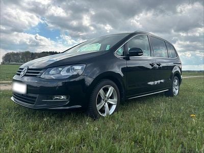 Second-hand VW Sharan Highline 150 CP (110 kW) 2015 Negru Monovolum