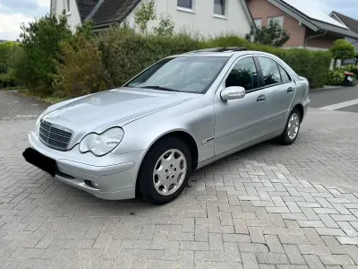 Gebraucht Mercedes C180 143 PS (105 kW) 2002 Silber Limousine