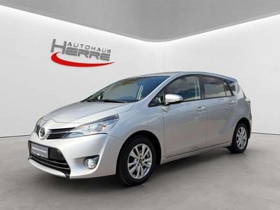 Gebraucht Toyota Verso Comfort 111 PS (81 kW) 2014 Silver metallic Van / Kleinbus