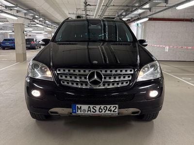 Gebraucht Mercedes ML320 224 PS (164 kW) 2008 Schwarz SUV