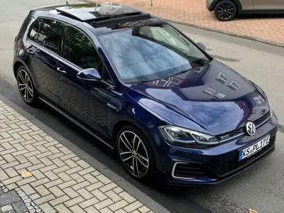 Second-hand VW Golf VII GTE 204 CP (150 kW) 2017 Albastru Berlinǎ