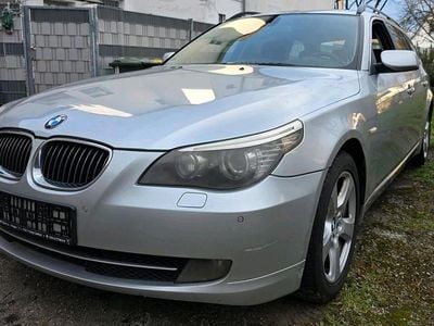 Gebraucht BMW 530 235 PS (172 kW) 2008 Silber Kombi