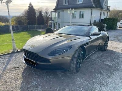 Aston Martin DB11