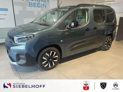 Neu Citroën Berlingo XTR 131 PS (96 kW) 2026 Blau Van / Kleinbus