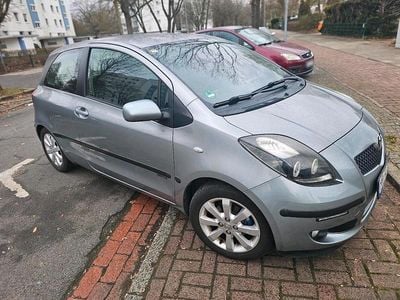 Gebraucht Toyota Yaris 70 PS (51 kW) 2008 Grau Kleinwagen