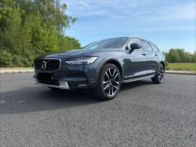 Usata Volvo V90 CC Pro 190 CV (139 kW) 2019 Blu Station wagon