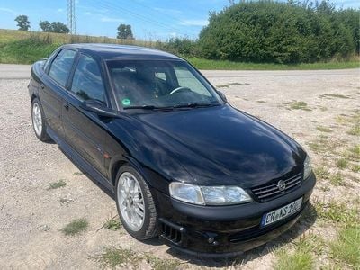 Gebraucht Opel Vectra 194 PS (142 kW) 1998 Schwarz Limousine