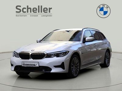 Second-hand BMW 330e Sport Line 252 CP (185 kW) 2022 Alb Break