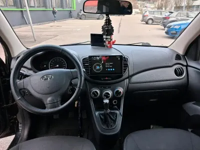 Gebraucht Hyundai i10 69 PS (50 kW) 2011 Schwarz Kleinwagen