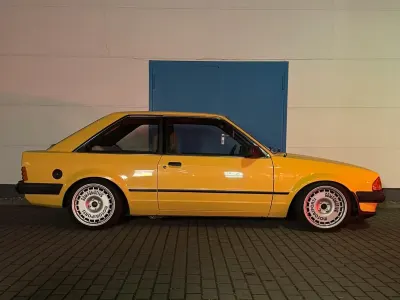 Gebraucht Ford Escort 130 PS (95 kW) 1982 Gelb Coupé