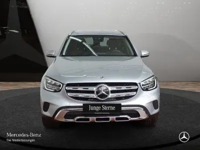 Używany Mercedes GLC300e 320 KM (235 kW) 2021