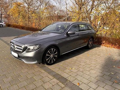 Grau Gebraucht 2016 Mercedes E200 Avantgarde Kombi | 19.800 € (Fairer Preis)