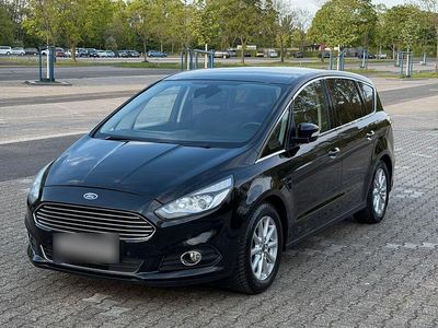 Usata Ford S-MAX Titanium 179 CV (131 kW) 2016 Nero Monovolume