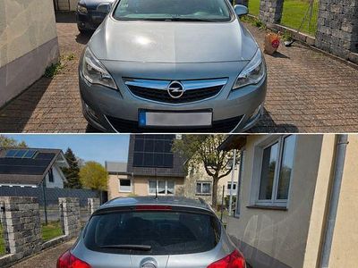 Usata Opel Astra 140 CV (102 kW) 2012 Grigio Berlina