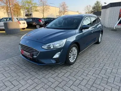 Gebraucht Ford Focus Trend 120 PS (88 kW) 2010 Silber Limousine