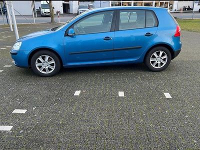 Blau Gebraucht 2005 VW Golf IV Kleinwagen | 4.100 € (Teuer)