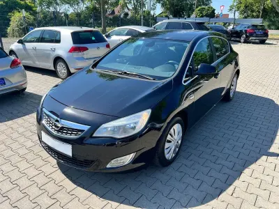 Gebraucht Opel Astra Cosmo 116 PS (85 kW) 2010 Schwarz Limousine