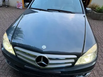 Gebraucht Mercedes C200 Avantgarde 160 PS (117 kW) 2009 Grau Limousine