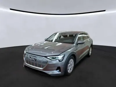Używany Audi e-tron Comfort 230 kW (313 KM) 2022 Szary SUV