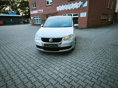 Gebraucht VW Touran 108 PS (79 kW) 2008 Silber Van / Kleinbus