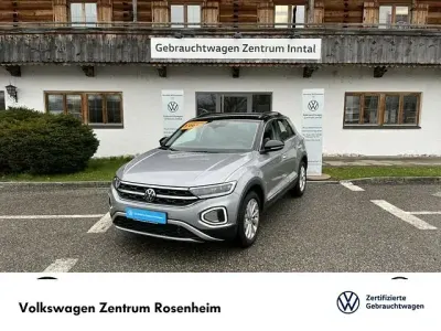 Gebraucht VW T-Roc Style 150 PS (110 kW) 2023 Pyrit silber SUV