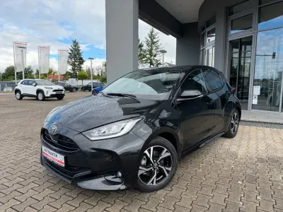 Gebraucht Toyota Yaris Style 116 PS (85 kW) 2025 Schwarz Kleinwagen