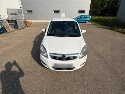 Gebraucht Opel Zafira 125 PS (91 kW) 2011 Weiß Van / Kleinbus
