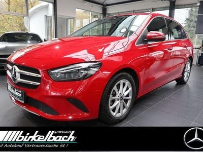 Gebraucht Mercedes B200 163 PS (119 kW) 2019 Rot Van / Kleinbus