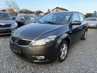 Gebraucht Kia Ceed 90 PS (66 kW) 2010 Schwarz Kleinwagen