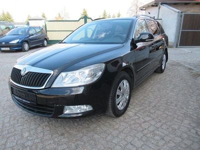 Gebraucht Skoda Octavia Ambiente 122 PS (89 kW) 2013 Schwarz Kombi