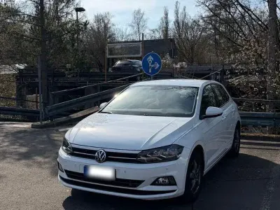 Gebraucht VW Polo Comfortline 95 PS (69 kW) 2021 Weiß Kleinwagen
