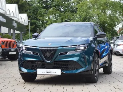 Neu Alfa Romeo GT Junior Ti 145 PS (106 kW) 2026 Blau SUV