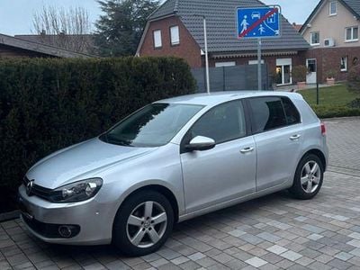 Gebraucht VW Golf VI Team 105 PS (77 kW) 2010 Silber Kleinwagen