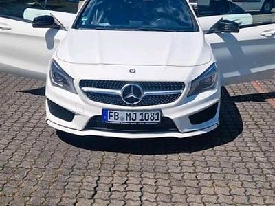 Weiß Gebraucht 2014 Mercedes CLA220 Limousine | 17.500 €