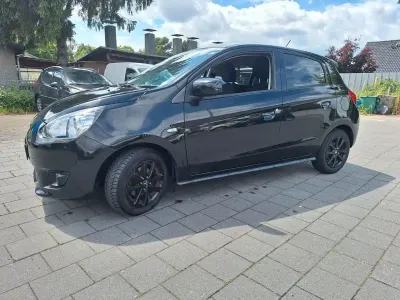 Gebraucht Mitsubishi Space Star Top 80 PS (58 kW) 2016 Schwarz Kleinwagen
