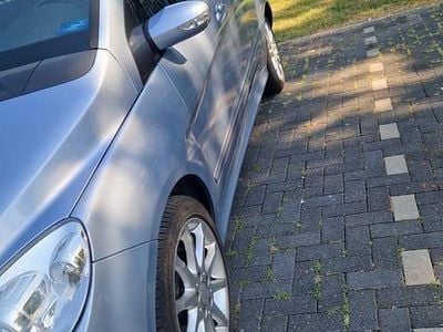 Mercedes B200